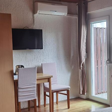 Отель House Viktoria Селиште-Дрежничко Экстерьер фото